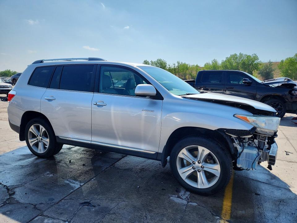 2013 Toyota VIN 5TDDK3EH7DS202168 COPART salvage auction — FRONT END, CO - PUBLIC - SALVAGE TITLE, sold $325 on 2026-07-29 (photo 4)