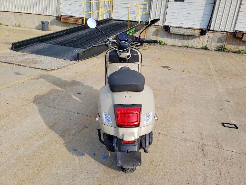 2024 Vespa - VIN ZAPMD39M9R5400053 COPART salvage auction — VANDALISM, Ky - Cert Of Title-Salvage, sold $3,000 on 2026-07-20 (photo 4)