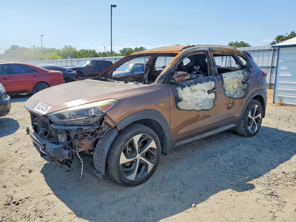 2016 Hyundai Tucson VIN KM8J3CA26GU241458 COPART salvage auction — VANDALISM, CA - NON-REPAIRABLE VEHICLE CERT, sold $200 on 2026-07-28 (photo 1)