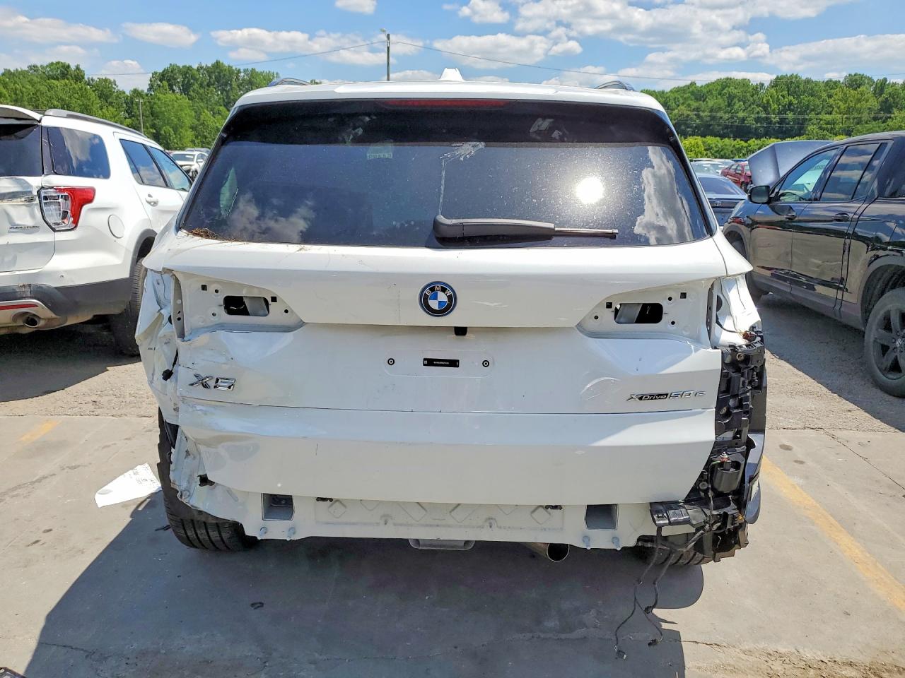 2025 BMW X5 VIN 5UX43EU03S9Z84385 COPART salvage auction — Rear End, KY - CERT OF TITLE-SALVAGE, sold $53,000 on 2026-06-25 (photo 6)