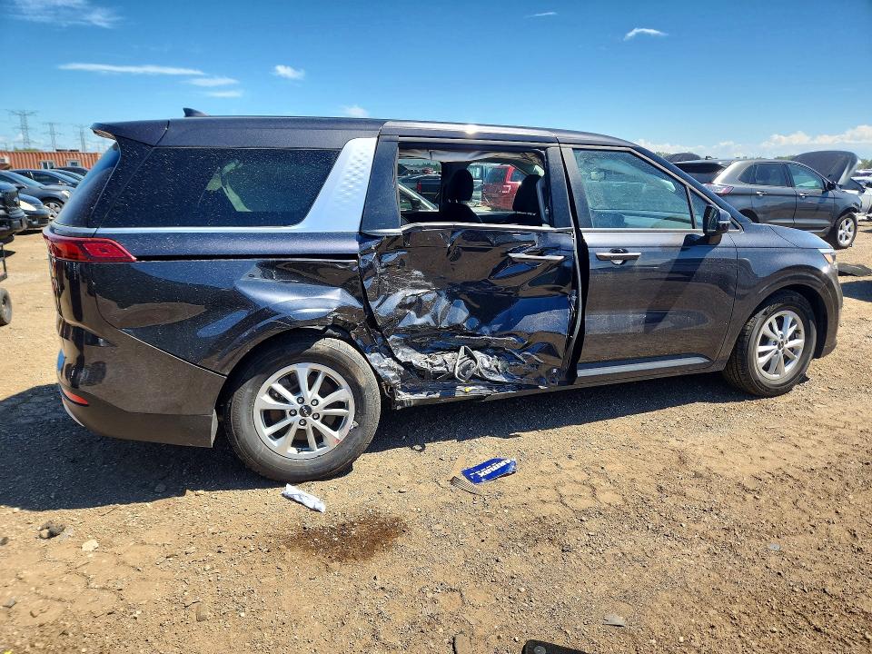 2023 Kia Carnival VIN KNDNB4H38P6199571 COPART salvage auction — SIDE, Il - Salvage Certificate, sold $8,000 on 2026-07-28 (photo 3)