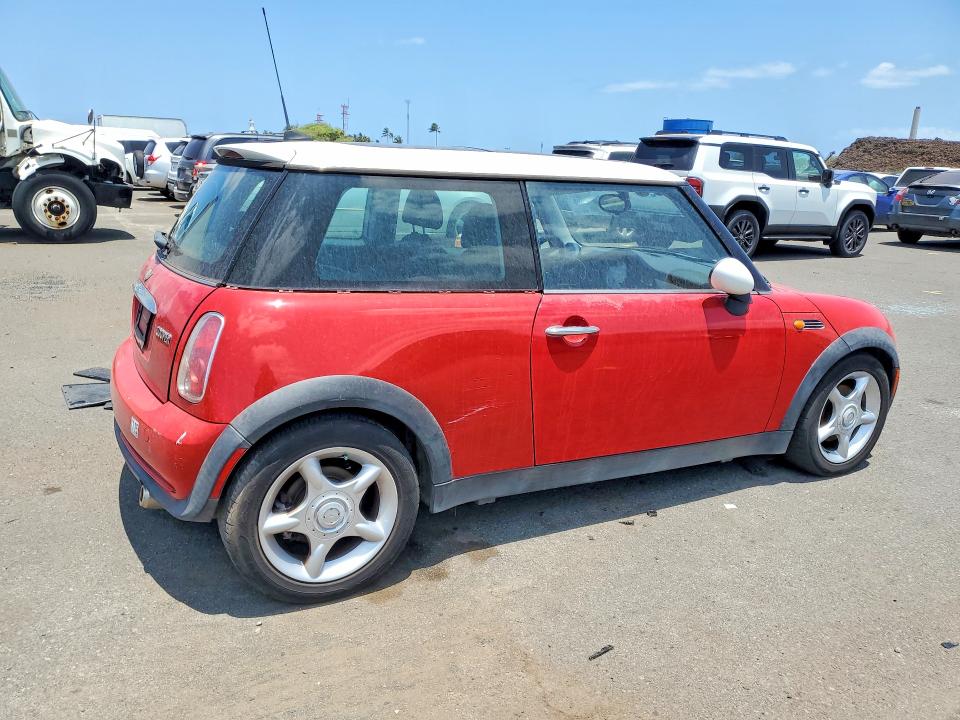 2006 Mini Cooper VIN WMWRC33596TK70873 COPART salvage auction — MINOR DENT/SCRATCHES, HI - CERTIFICATE OF TITLE (P), sold $650 on 2026-07-06 (photo 3)