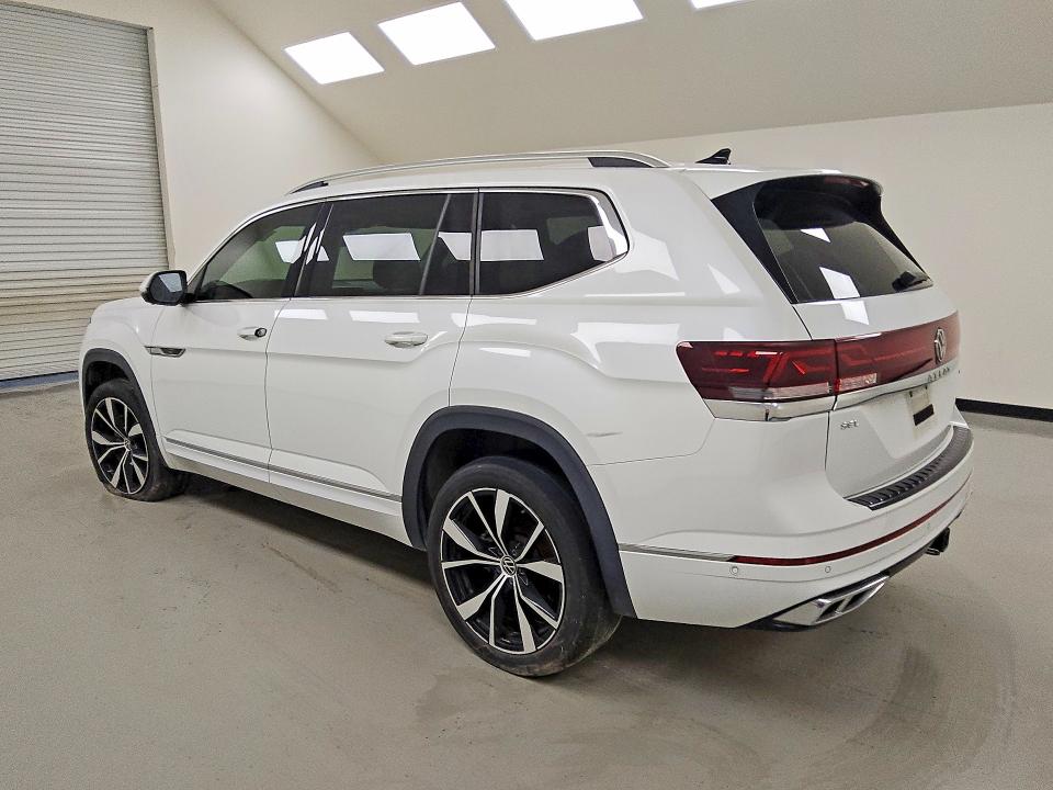 2024 Volkswagen Atlas VIN 1V2FR2CA1RC546140 COPART salvage auction — MINOR DENT/SCRATCHES, TX - CERTIFICATE OF TITLE, sold $26,000 on 2026-07-09 (photo 2)