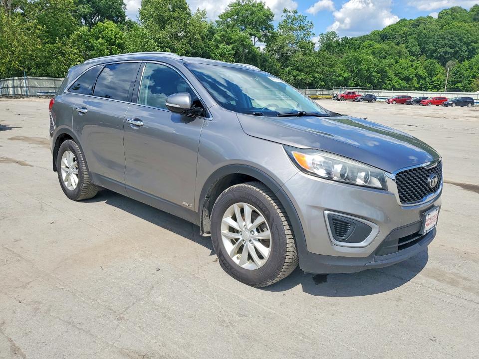 2017 Kia Sorento VIN 5XYPGDA31HG291981 COPART salvage auction — MINOR DENT/SCRATCHES, Mt - Certificate Of Title, sold $1,850 on 2026-07-23 (photo 4)
