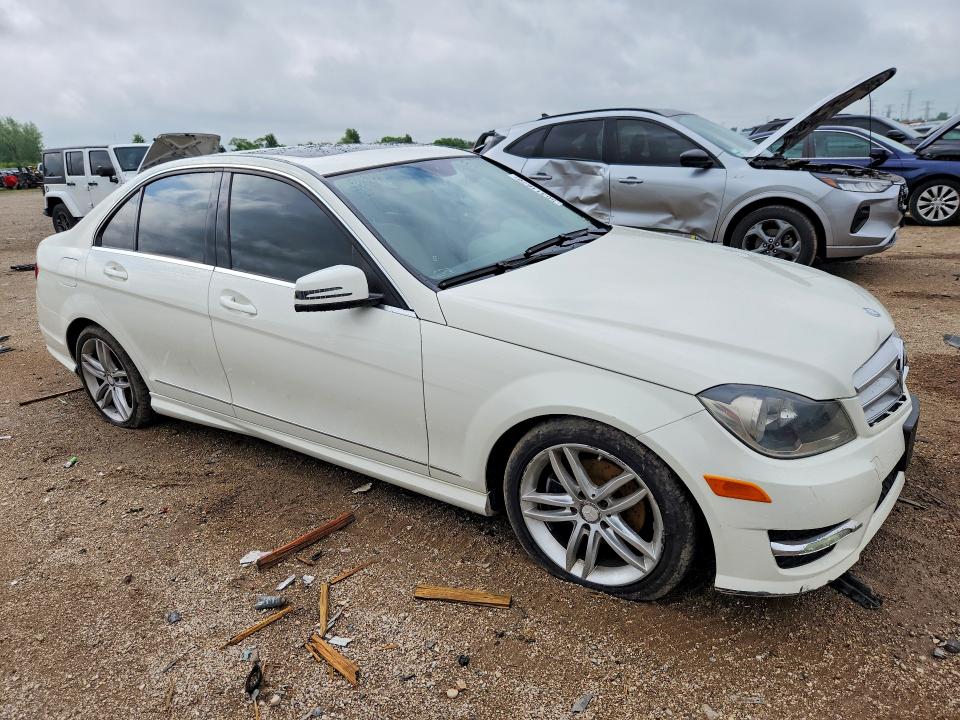 2012 Mercedes-benz C-klasse VIN WDDGF8BBXCA689138 COPART salvage auction — FRONT END, Il - Salvage Certificate, sold $250 on 2026-07-21 (photo 4)