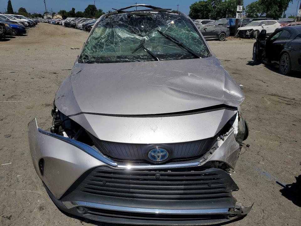 2022 Toyota Venza VIN JTEAAAAH3NJ092018 COPART salvage auction — ROLLOVER, Ca - Salvage Certificate, sold $200 on 2026-07-27 (photo 5)
