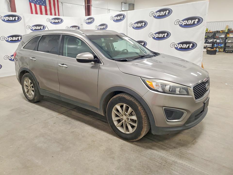 2016 Kia Sorento VIN 5XYPG4A57GG141583 COPART salvage auction — SIDE, SC - DEALER ONLY CLEAN TITLE, sold $150 on 2026-07-23 (photo 4)