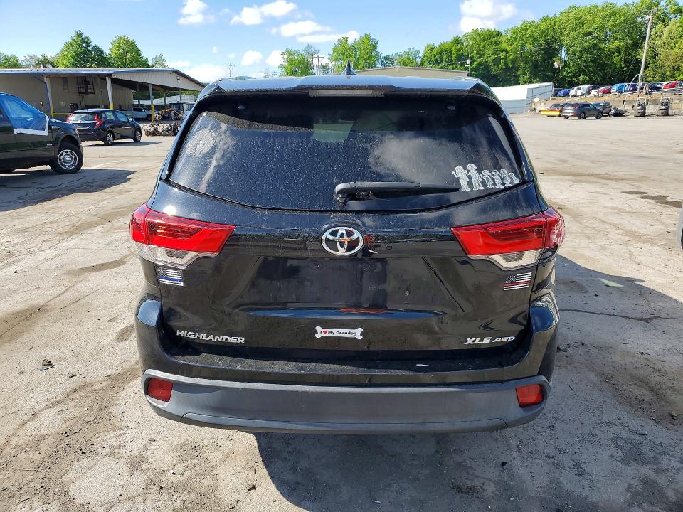 2017 Toyota Highlander VIN 5TDJZRFH7HS482504 COPART salvage auction — FRONT END, Salvage Title, sold $9,600 on 2026-07-09 (photo 6)