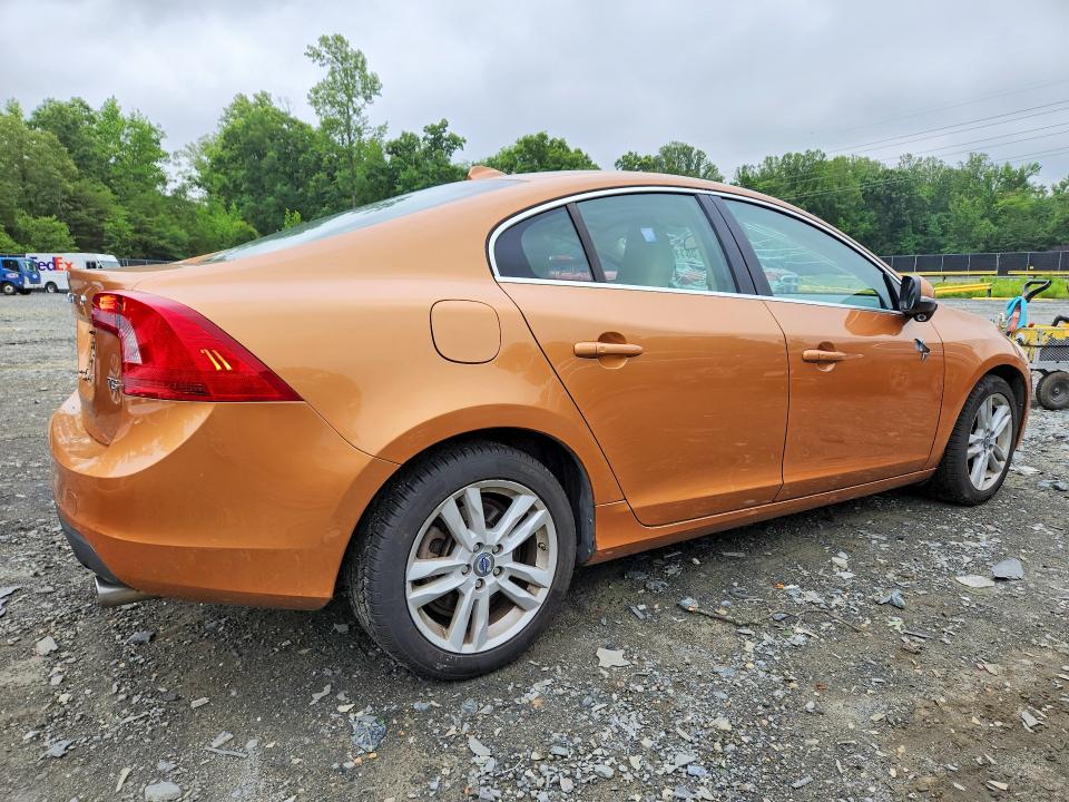 2013 Volvo VIN YV1612FS6D2198728 COPART salvage auction — ROOF, MD - CERT OF SALVAGE > 75% DAMAGE, sold $950 on 2026-07-02 (photo 3)