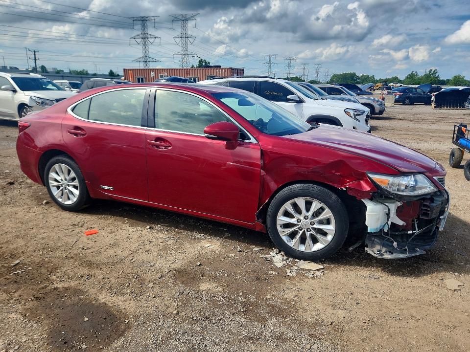2013 Lexus VIN JTHBW1GG3D2007825 COPART salvage auction — FRONT END, Il - Salvage Certificate, sold $775 on 2026-07-21 (photo 4)