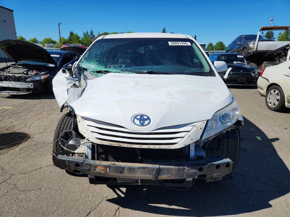 2017 Toyota Sienna VIN 5TDJZ3DC8HS178134 COPART salvage auction — FRONT END, OR - SALVAGE TITLE CERTIFICATE, sold $4,600 on 2026-07-27 (photo 5)