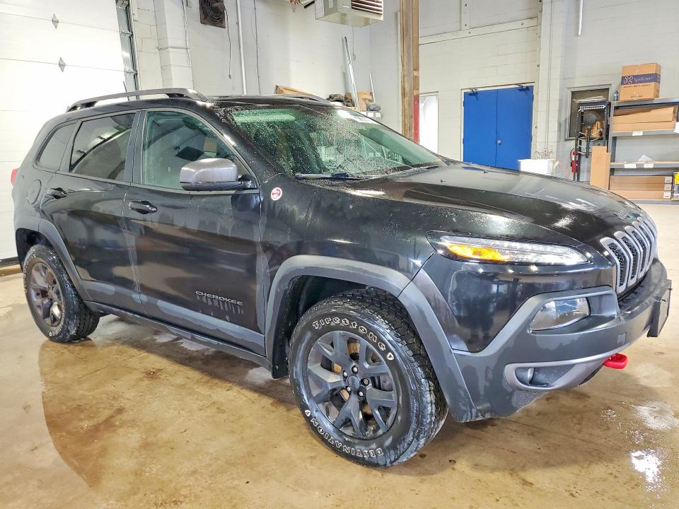 2016 Jeep Cherokee VIN 1C4PJMBB0GW271844 COPART salvage auction — MINOR DENT/SCRATCHES, On - Permit No Brand - Unfit (P), sold $4,300 on 2026-07-03 (photo 4)