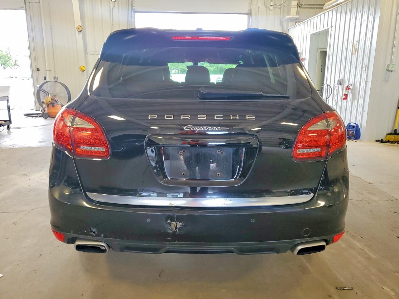 2013 Porsche Cayenne VIN WP1AA2A26DLA01069 COPART salvage auction — Rear End, MN - CERT OF TITLE-SALVAGE, sold $4,550 on 2026-07-09 (photo 6)