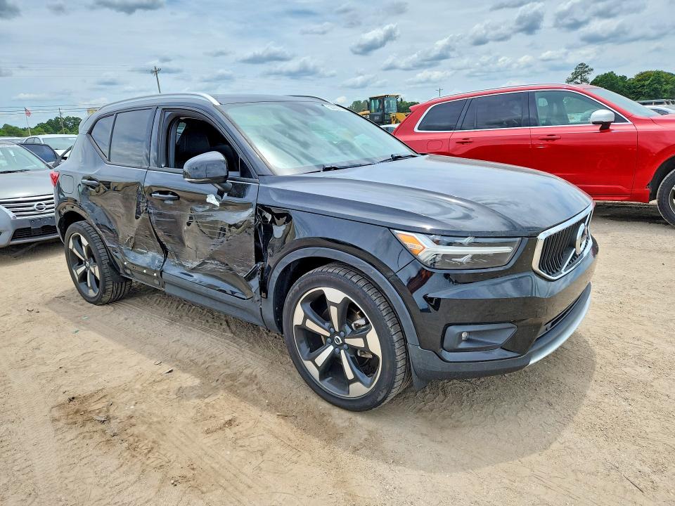 2021 Volvo Xc40 VIN YV4162UK2M2407030 COPART salvage auction — SIDE, Id - Salvage Certificate Of Title, sold $7,300 on 2026-08-20 (photo 4)