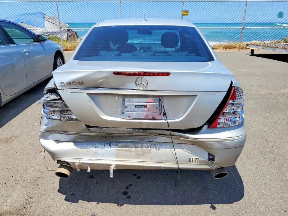 2007 Mercedes-benz E-klasse VIN WDBUF56X07A997215 COPART salvage auction — REAR END, Hi - Certificate Of Salvage, sold $1 on 2026-08-17 (photo 6)