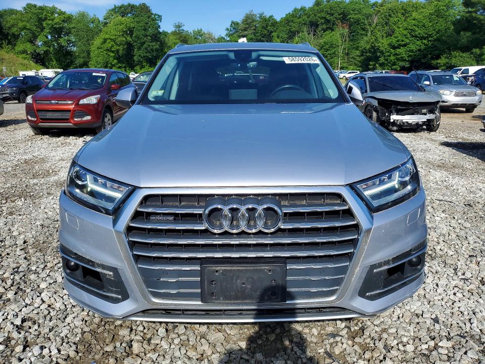 2018 Audi Q7 VIN WA1LABF73JD048946 COPART salvage auction — MINOR DENT/SCRATCHES, MA - CERTIFICATE OF TITLE, sold $3,100 on 2026-07-02 (photo 5)