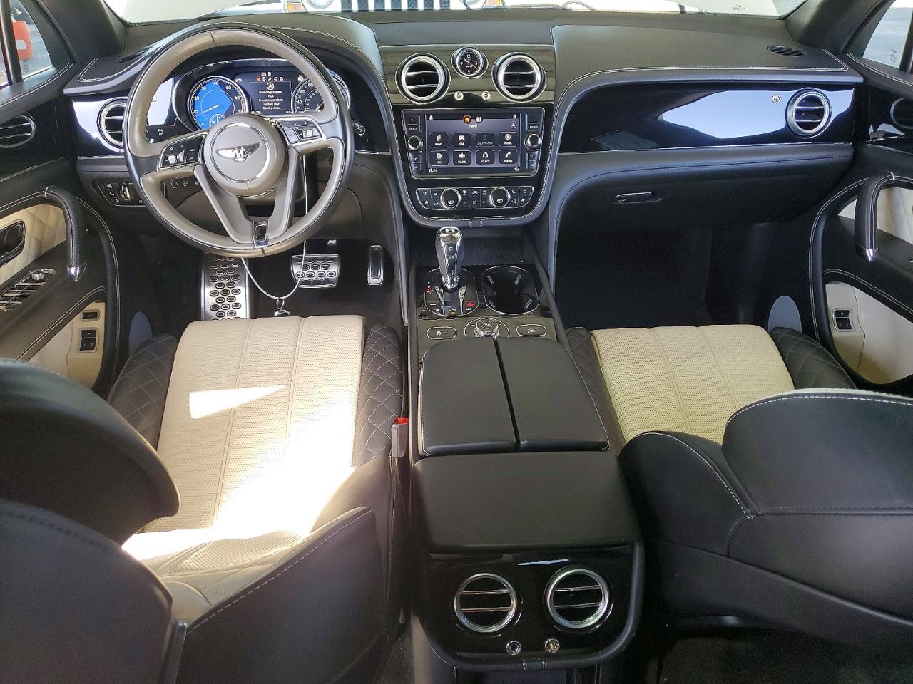 2018 Bentley Bentayga VIN SJAAC4ZV4JC018083 COPART salvage auction — Front End, Sc - Salvage Title, sold $34,500 on 2026-09-24 (photo 8)