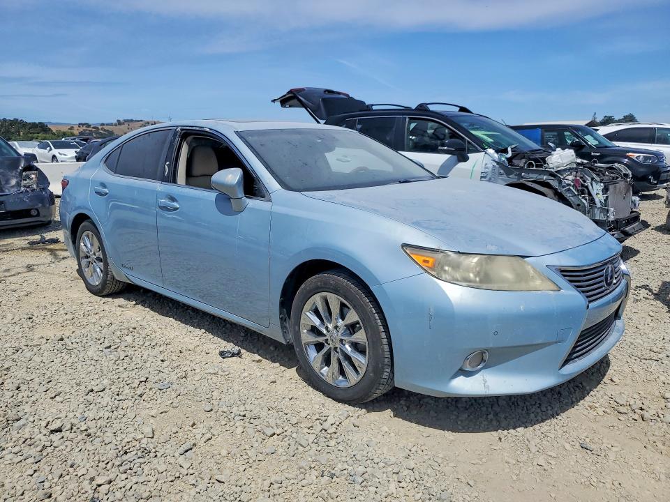 2013 Lexus ES VIN JTHBW1GG7D2014275 COPART salvage auction — MECHANICAL, Ca - Salvage Certificate, sold $2,550 on 2026-07-07 (photo 4)