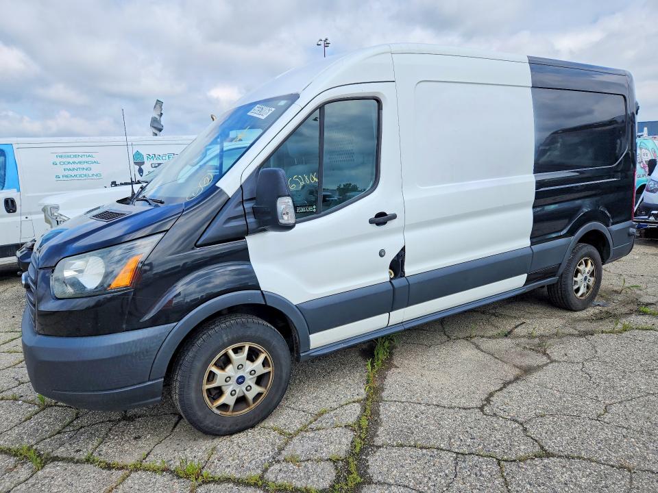 2015 Ford Transit VIN 1FTYR2CM1FKA72972 COPART salvage auction — MINOR DENT/SCRATCHES, MI - CERTIFICATE OF TITLE, sold $7,000 on 2026-07-09 (photo 1)