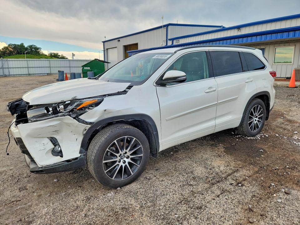 2017 Toyota VIN 5TDJZRFH1HS481980 COPART salvage auction — FRONT END, Wi - Junked Vehicle Bill Of Sale, sold $6,900 on 2026-07-14 (photo 1)