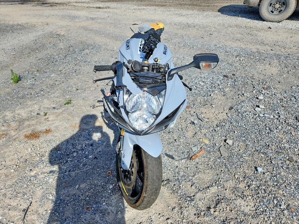 2022 Suzuki Gsx-r750 VIN JS1GR7MA6N7101214 COPART salvage auction — ALL OVER, PA - CERTIFICATE OF SALVAGE, sold $2,300 on 2026-07-16 (photo 2)