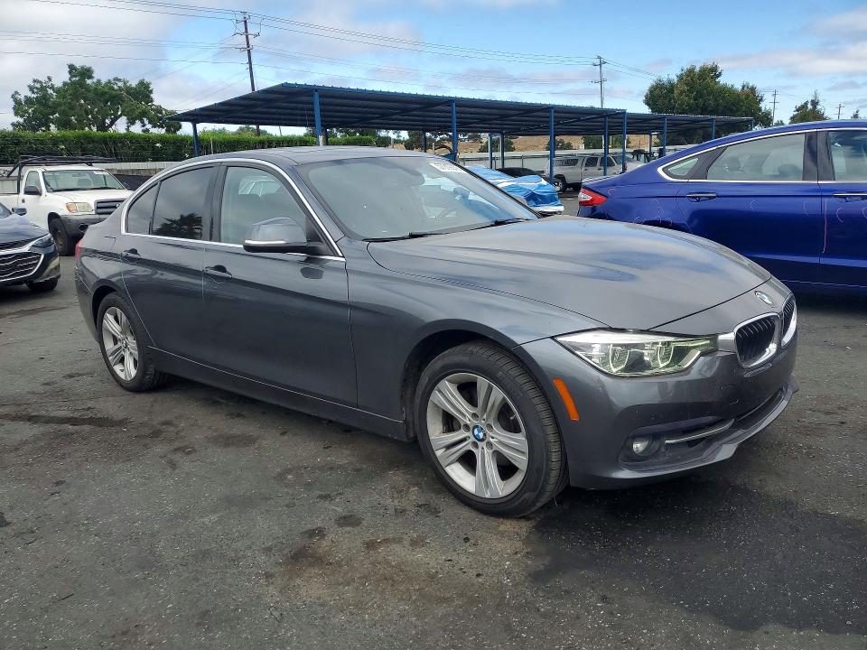 2018 BMW 3er VIN WBA8B9C50JAE22466 COPART salvage auction — MECHANICAL, Ca - Dis/Dlr/Exp App For Dup Clean, sold $3,700 on 2026-07-21 (photo 4)