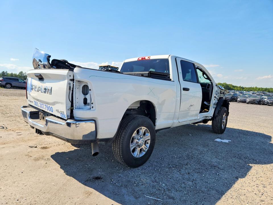 2026 Ram 2500 VIN 3C6UR5DJ3TG262061 COPART salvage auction — SIDE, Salvage Title, sold $16,000 on 2026-07-27 (photo 3)