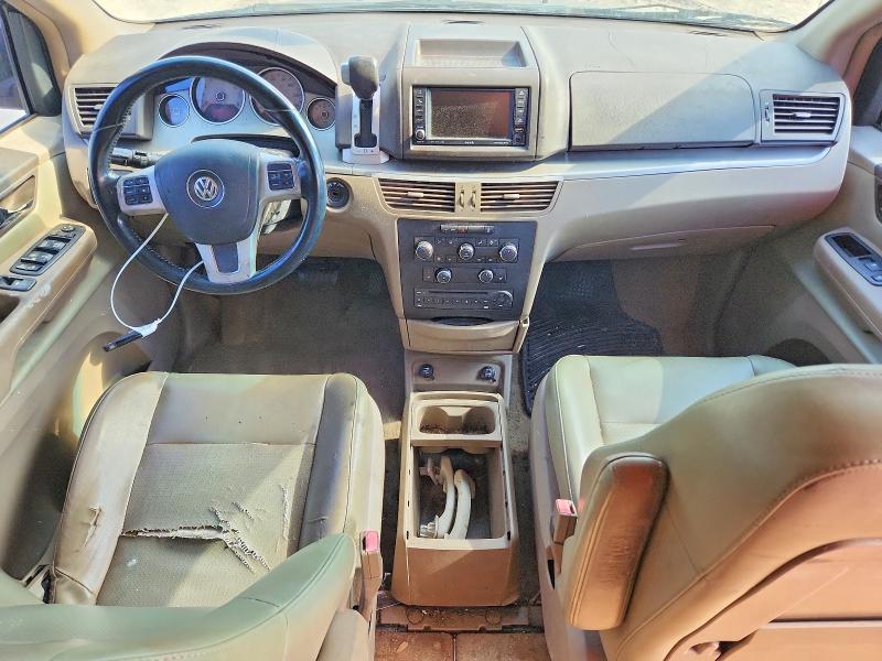 2011 Volkswagen Routan VIN 2V4RW3DG8BR717680 COPART salvage auction — MINOR DENT/SCRATCHES, Fl - Certificate Of Title, sold $125 on 2026-07-31 (photo 8)