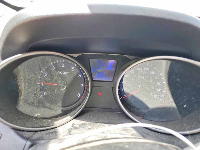 2010 Hyundai Tucson VIN KM8JU3AC0AU113410 COPART salvage auction — FRONT END, ON - PERMIT SALVAGE, sold $1,650 on 2026-07-14 (photo 9)