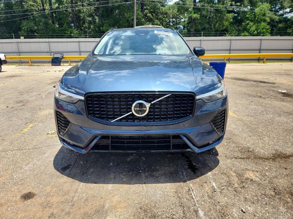 2025 Volvo Xc60 VIN YV4M12RC4S1152848 COPART salvage auction — SIDE, FL - CERT OF TITLE SLVG REBUILDABLE, sold $250 on 2026-07-27 (photo 5)