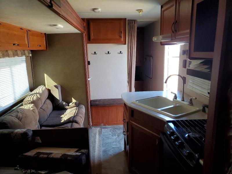 2015 Jay Trailers VIN 1UJBJ0BR5F17X0232 COPART salvage auction — SIDE, TX - SALVAGE VEHICLE TITLE, sold $2,800 on 2026-07-16 (photo 5)