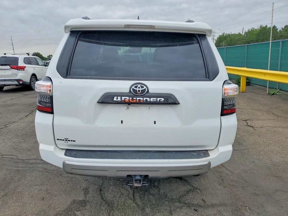 2021 Toyota 4runner VIN JTERU5JRXM5951168 COPART salvage auction — SIDE, Co - Public - Salvage Title, sold $875 on 2026-07-30 (photo 6)