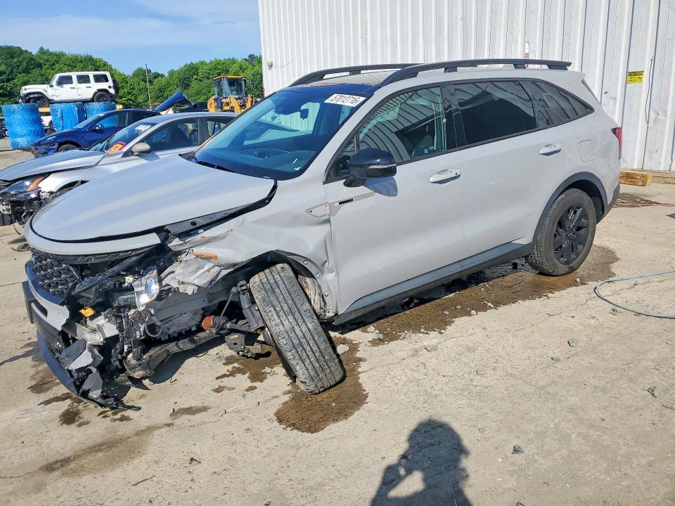 2023 Kia Sorento VIN 5XYRLDLC4PG194743 — COPART salvage auction photo