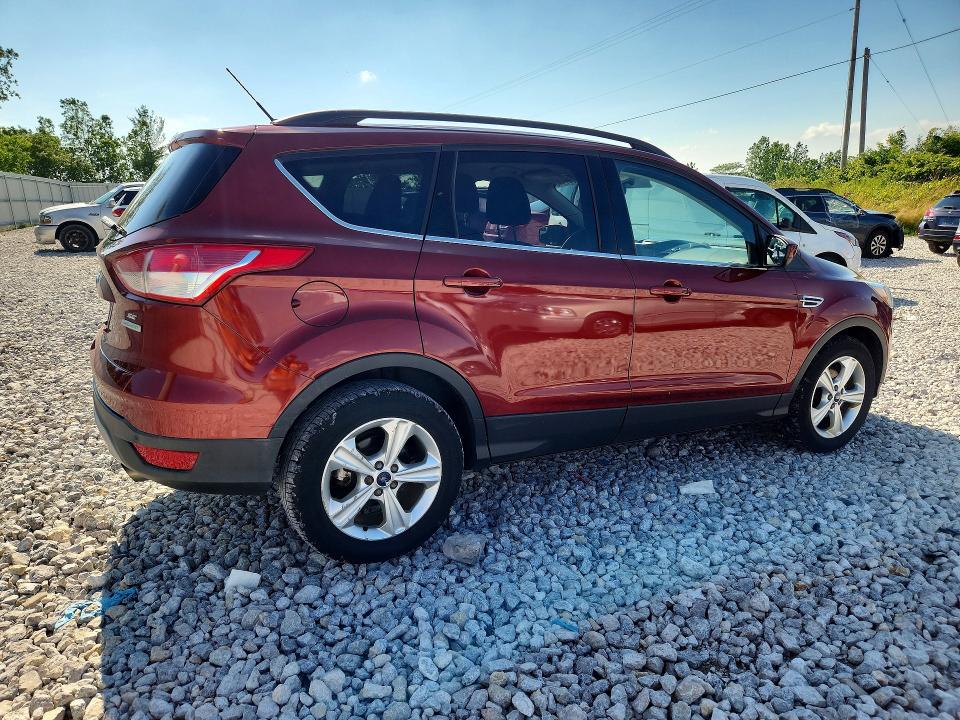 2016 Ford Escape VIN 1FMCU0GX0GUB35885 COPART salvage auction — MINOR DENT/SCRATCHES, MI - DEALER ONLY CLEAN TITLE, sold $525 on 2026-07-02 (photo 3)
