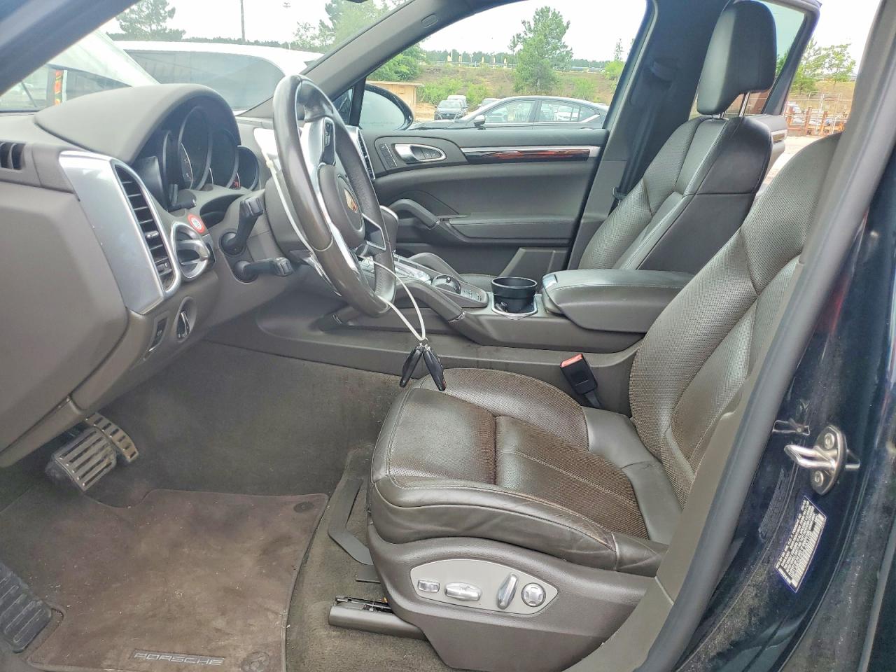 2017 Porsche Cayenne VIN WP1AB2A25HLA51108 COPART salvage auction — Minor Dent/Scratches, TN - CERTIFICATE OF TITLE (P), sold $6,700 on 2026-07-06 (photo 7)