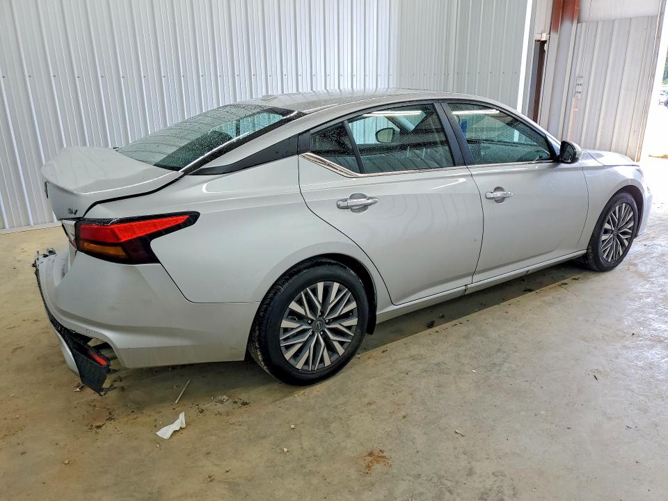 2023 Nissan Altima VIN 1N4BL4DVXPN370128 COPART salvage auction — REAR END, VA - CERT OF TITLE - SALVAGE, sold $7,300 on 2026-07-23 (photo 3)