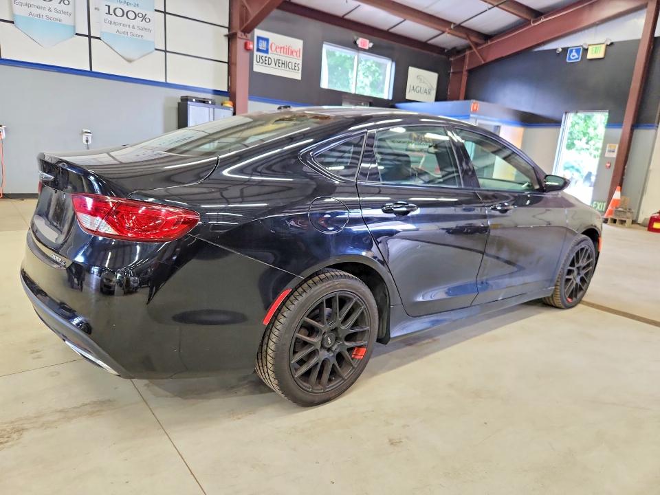 2015 Chrysler 200 VIN 1C3CCCDG8FN540418 COPART salvage auction — MINOR DENT/SCRATCHES, RI - CERTIFICATE OF TITLE, sold $1,900 on 2026-09-01 (photo 3)
