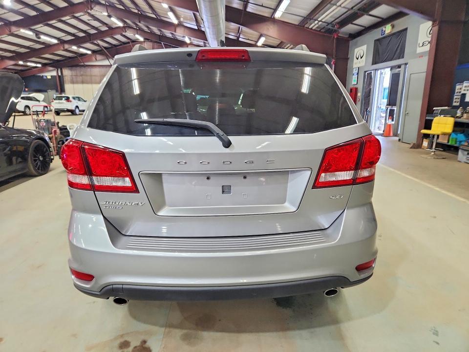 2015 Dodge Journey VIN 3C4PDDBGXFT618720 COPART salvage auction — MINOR DENT/SCRATCHES, RI - CERTIFICATE OF TITLE, sold $1,050 on 2026-07-30 (photo 6)