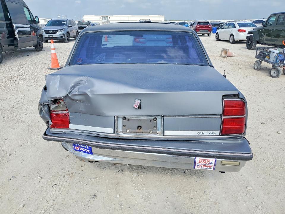 1989 Oldsmobile .88 VIN 1G3HY54C3K1816436 COPART salvage auction — REAR END, TX - SALVAGE VEHICLE TITLE, sold $70 on 2026-07-30 (photo 6)