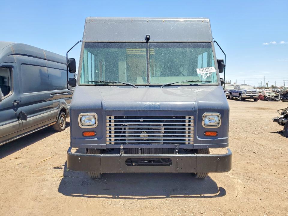 2019 Ford Econoline VIN 1FC3E4K68KDC48256 COPART salvage auction — MINOR DENT/SCRATCHES, AZ - CERTIFICATE OF TITLE, sold $2,350 on 2026-07-14 (photo 5)