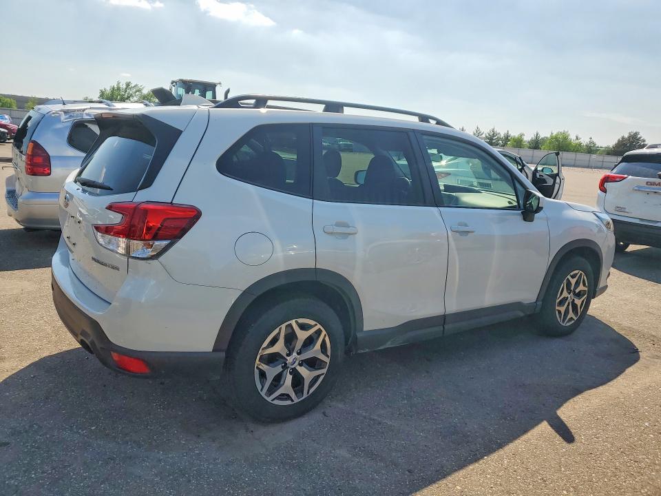 2022 Subaru Forester VIN JF2SKADC3NH435179 COPART salvage auction — FRONT END, Mn - Cert Of Title-Salvage, sold $6,400 on 2026-07-14 (photo 3)