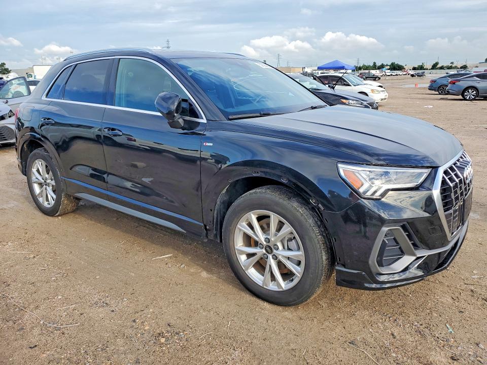 2025 Audi Q3 VIN WA1DECF35S1062409 COPART salvage auction — WATER/FLOOD, Fl - Cert Of Title-Slvg Rebld Flood, sold $14,200 on 2026-07-07 (photo 4)