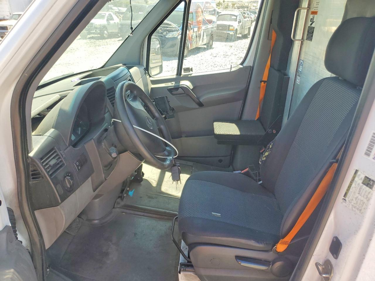 2015 Mercedes Benz Sprinter 2500 VIN WD3PE8DB3FP124347 COPART salvage auction — Side, NV - CERTIFICATE OF TITLE (P), sold $1,600 on 2026-07-01 (photo 7)