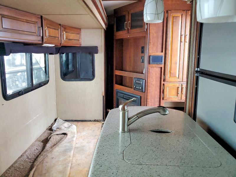 2016 Keystone rv Outback VIN 4YDT32522GB453669 COPART salvage auction — SIDE, MD - CERT OF SALVAGE > 75% DAMAGE, sold $35 on 2026-07-30 (photo 5)