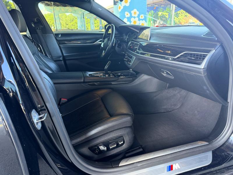 2019 BMW 7 series VIN WBA7F2C56K8240643 COPART salvage auction — NORMAL WEAR, Pa - Reconstructed Clean (P), sold $19,700 on 2026-07-27 (photo 9)