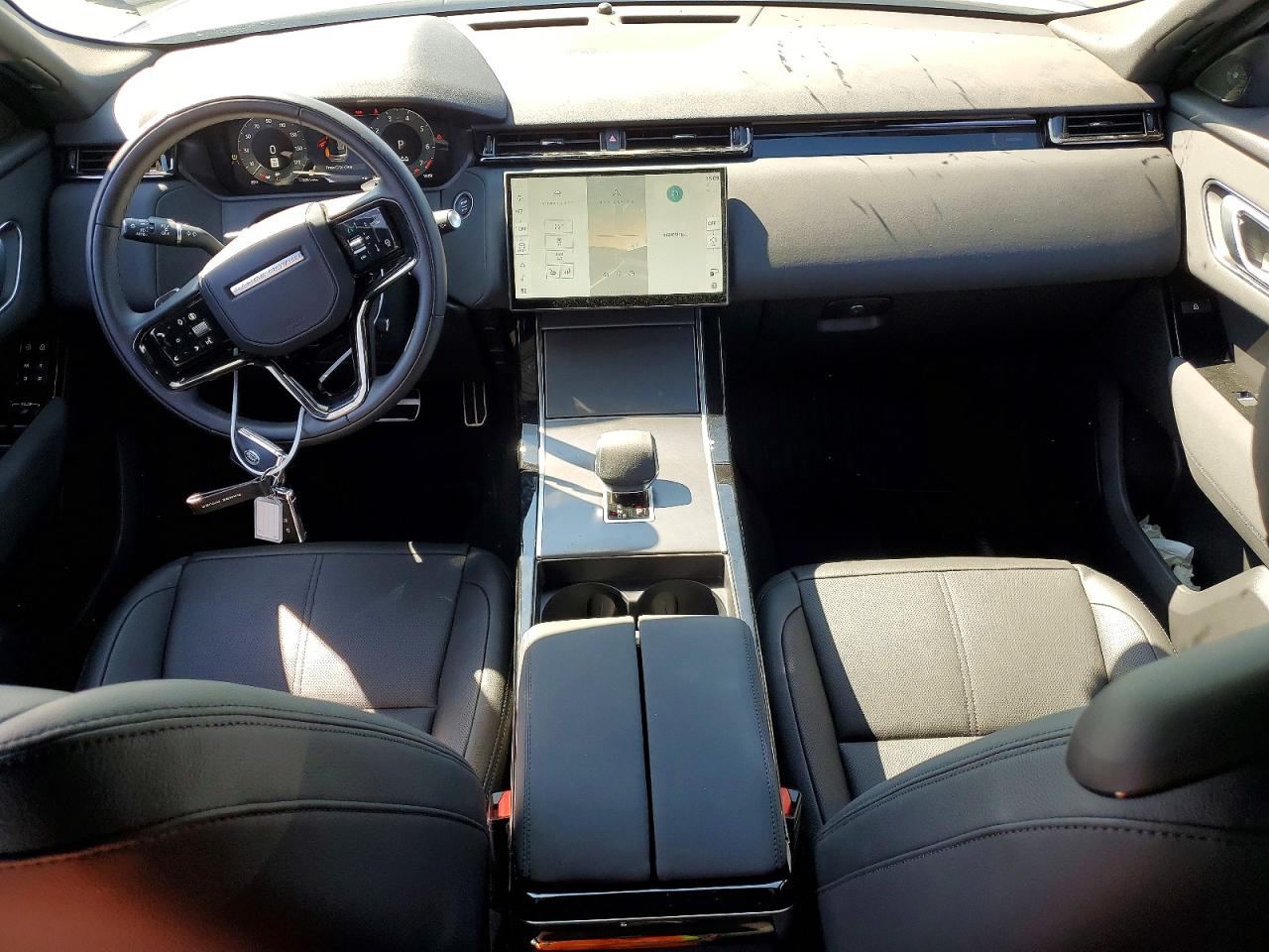 2025 Land Rover Range Rover Velar VIN SALYL2EX4SA809308 COPART salvage auction — Minor Dent/Scratches, CA - DIS/DLR/EXP ONLY CLEAN TITLE, sold $26,000 on 2026-07-09 (photo 8)