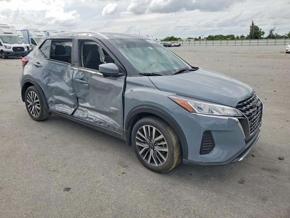 2022 Nissan Kicks VIN 3N1CP5CV4NL523399 COPART salvage auction — SIDE, Fl - Certificate Of Destruction, sold $1,700 on 2026-07-02 (photo 4)