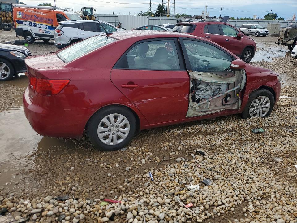 2010 Kia Forte VIN KNAFU4A22A5307399 COPART salvage auction — FRONT END, IL - SALVAGE CERTIFICATE, sold $550 on 2026-07-31 (photo 3)