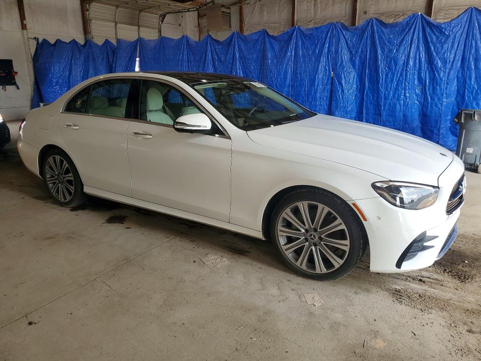 2022 Mercedes-benz E-klasse VIN W1KZF8DB7NB089776 COPART salvage auction — WATER/FLOOD, Ky - Cert Of Title-Salvage Water, sold $800 on 2026-07-27 (photo 4)