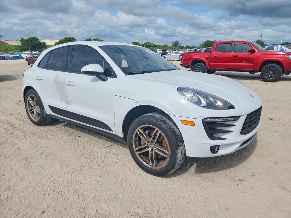 2018 Porsche Macan VIN WP1AA2A57JLB13062 COPART salvage auction — SIDE, FL - CERT OF TITLE SLVG REBUILDABLE, sold $4,350 on 2026-08-06 (photo 4)